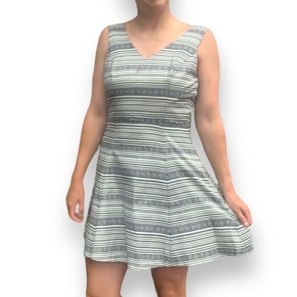 Red Saks Fifth Ave Sleeveless Tribal Print Fit & Flare Dress Back Cut Outs S/P - Picture 6 of 12